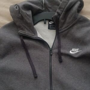 Nike gray sweatshirt (Size Small)
